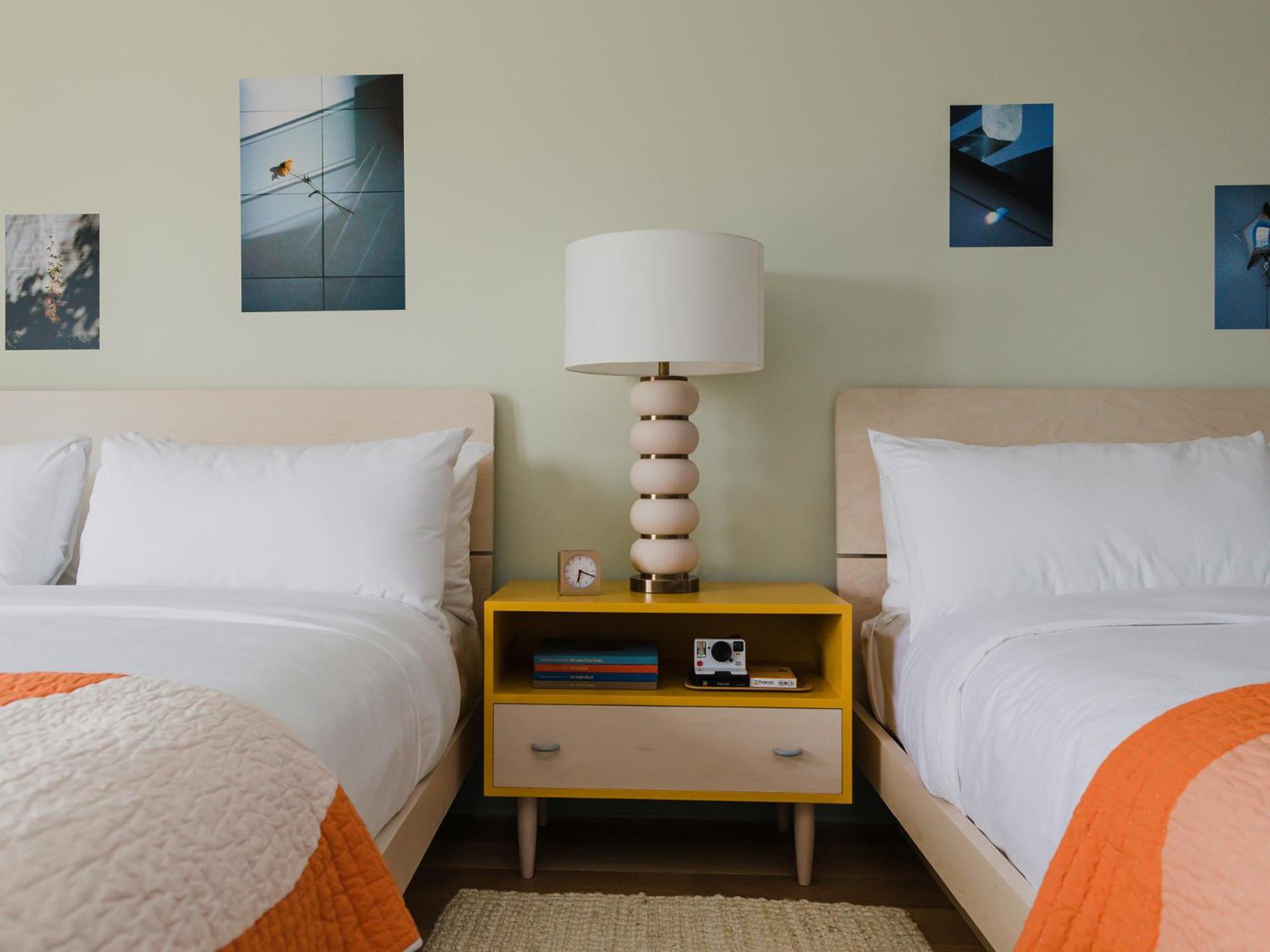 Drake Devonshire And Motor Inn Веллингтон Экстерьер фото