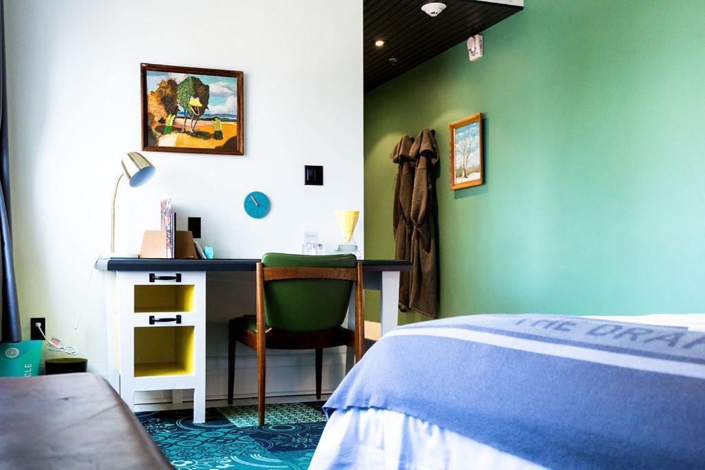 Drake Devonshire And Motor Inn Веллингтон Экстерьер фото