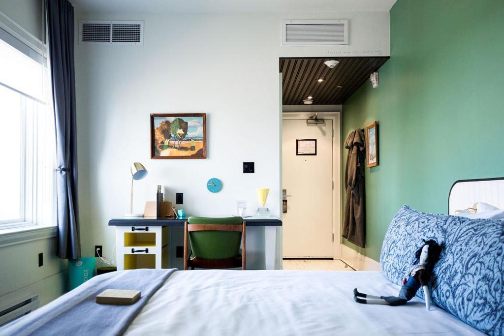 Drake Devonshire And Motor Inn Веллингтон Экстерьер фото